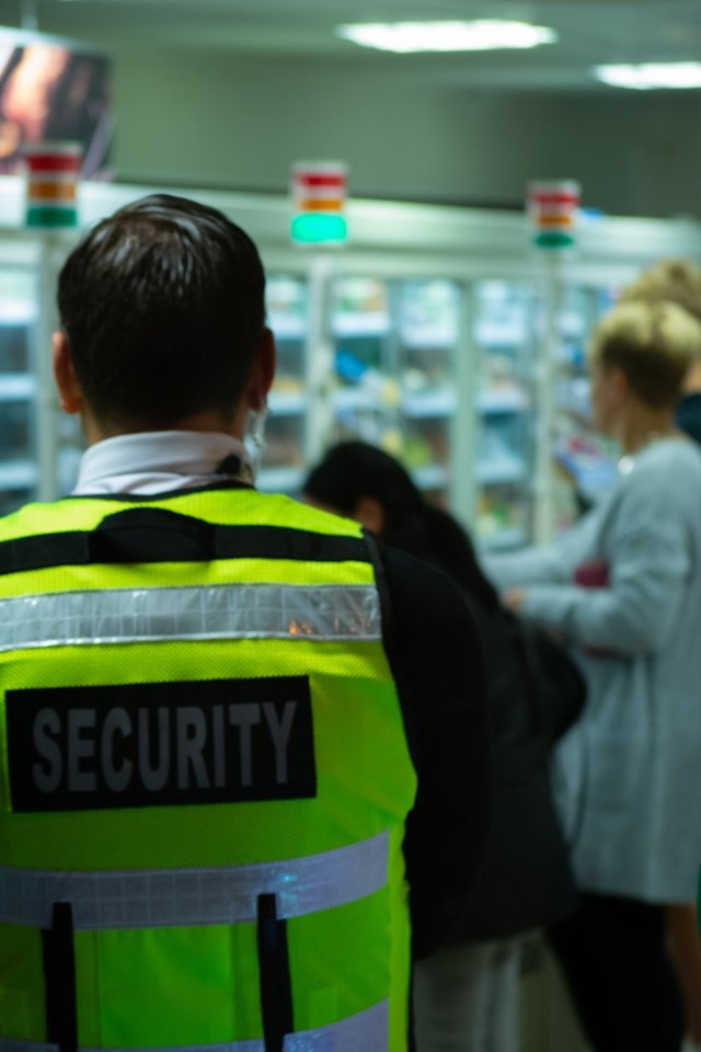 A security person from the back explaining lead generation for security companies